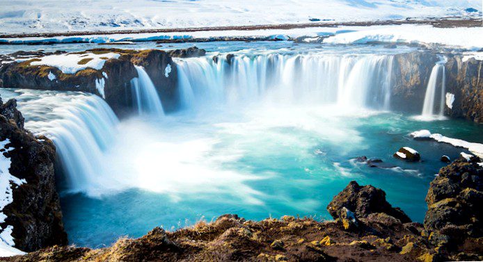 An active strategy can be used to invest in water, for example, which brings dynamism to the portfolio. (Image: Shutterstock.com)